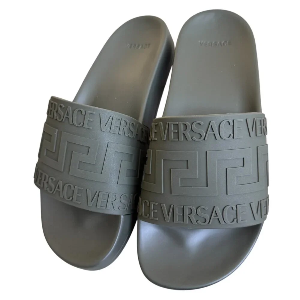 Versace 1006272 Men's Rubber Greca Gomma Pool Slide, sizes 41